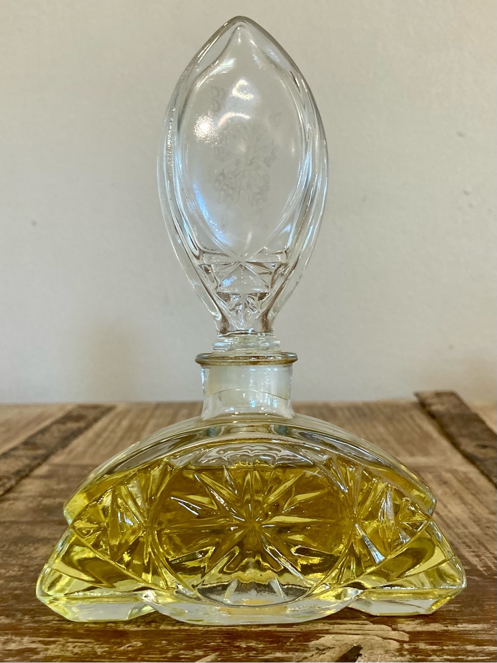Avon Moonwind Glass Perfume Bottle with Butterfly Stopper Vintage - Picture 4 of 12